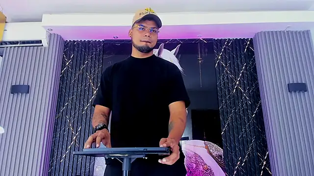 handsome boys22 online show from November 2025 12:38:01 PM