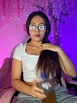 chloebrownn03 online show from February 2026 05:56:01 AM