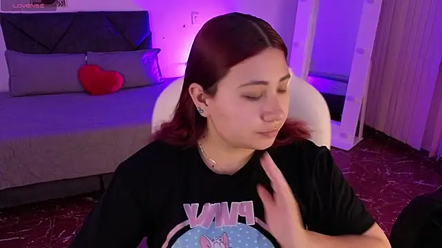 littlee red online show from February 2026 07:21:01 PM