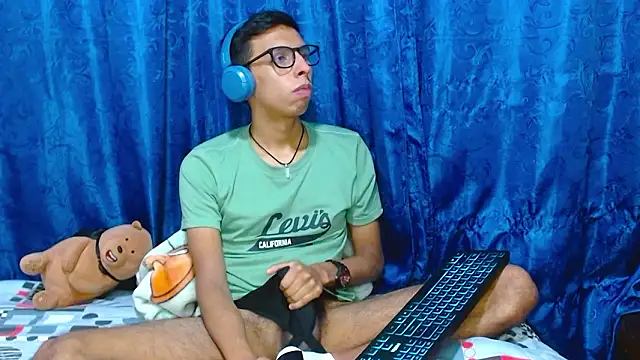 DavTwink3100 online show from March 2026 01:53:02 AM