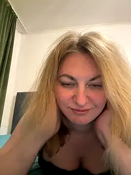 Amelia-Diamond online show from November 2025 10:00:02 PM