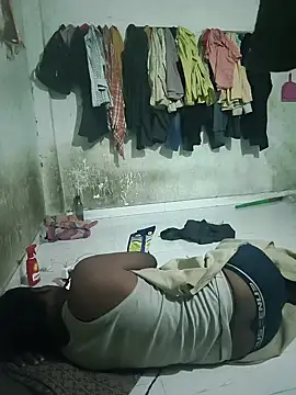 RNlov online show from November 2025 12:43:01 AM