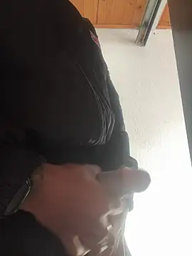 Danielalois online show from February 2026 12:31:01 PM