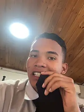 Danielalois online show from February 2026 10:15:01 PM