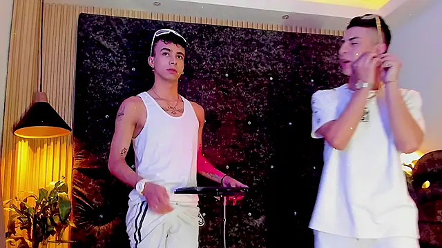 the fenix boy online show from October 2025 08:36:02 PM