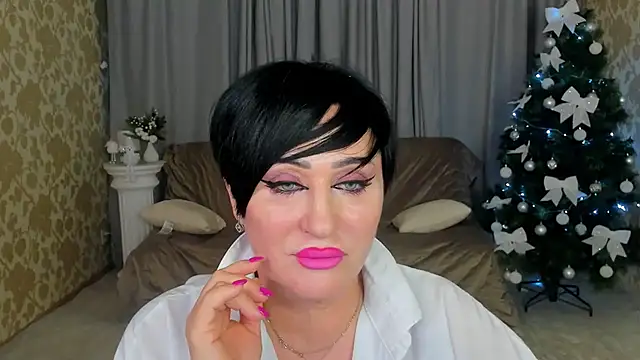 KiraTempt online show from December 2025 12:01:02 PM