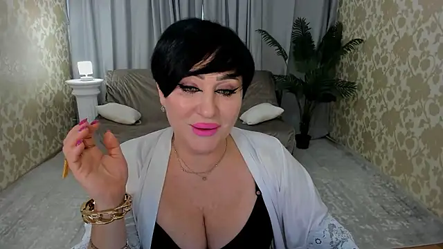 KiraTempt online show from January 2026 11:34:01 AM