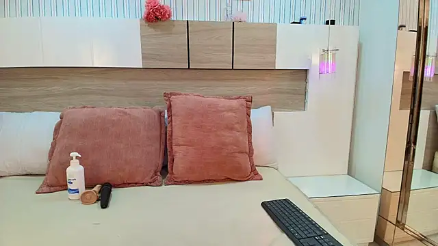 Kaoriabyss  online show from February 2026 06:45:01 PM