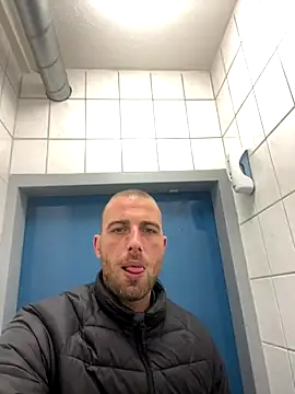 Rotteei1 online show from November 2025 12:33:01 PM