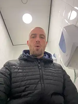 Rotteei1 online show from December 2025 09:18:01 AM