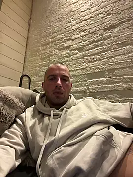 Rotteei1 online show from March 2026 09:09:02 PM