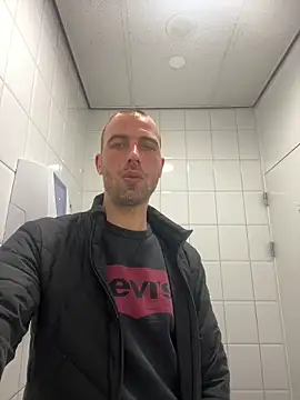 Rotteei1 online show from April 2026 01:25:02 PM