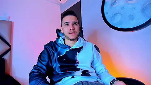 mike 257 online show from November 2025 12:15:02 PM