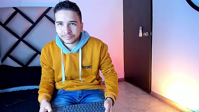 mike 257 online show from November 2025 11:45:01 AM