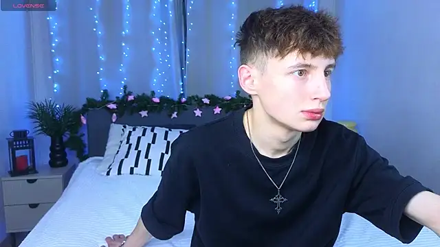 crisp1n online show from December 2025 02:48:01 PM