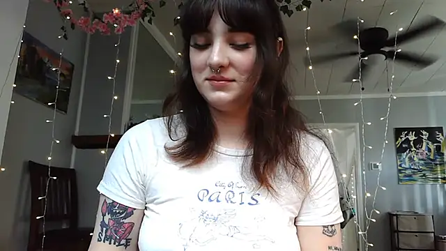Snapshot of Trickylucy555 chatting on June 2026 06:42:01 PM Trickylucy555 online show from June 2026 06:42:01 PM