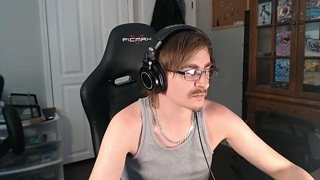 Snapshot of CasuallyCorrupt chatting on June 2026 01:11:01 AM CasuallyCorrupt online show from June 2026 01:11:01 AM