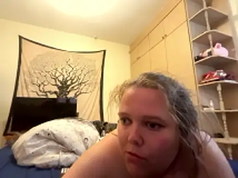 Snapshot of Scarletcum22 chatting on May 2026 01:16:02 PM Scarletcum22 online show from May 2026 01:16:02 PM