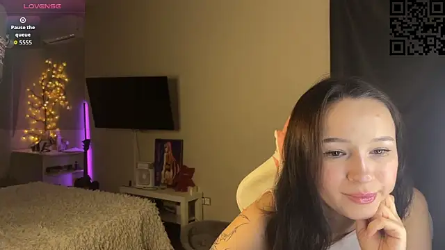 ella simons online show from December 2025 01:25:01 AM