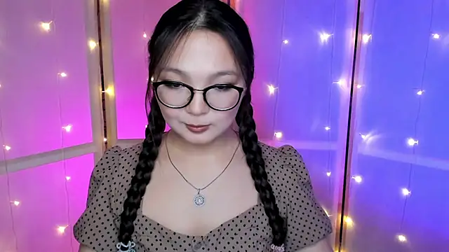 Snapshot of Nikki-awesome chatting on November 2025 04:28:02 PM Nikki-awesome online show from November 2025 04:28:02 PM