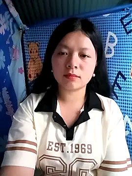 lisa-bae00 online show from April 2026 02:22:01 PM