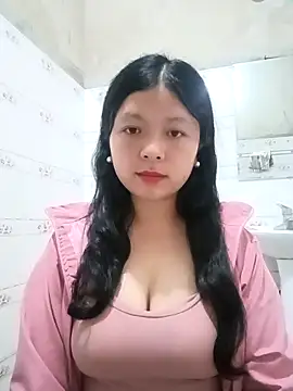 Snapshot of lisa-bae00 chatting on April 2026 01:02:02 PM lisa-bae00 online show from April 2026 01:02:02 PM