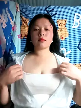 Snapshot of lisa-bae00 chatting on May 2026 01:50:02 PM lisa-bae00 online show from May 2026 01:50:02 PM