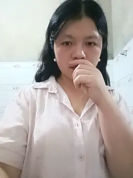 Snapshot of lisa-bae00 chatting on May 2026 12:32:02 PM lisa-bae00 online show from May 2026 12:32:02 PM