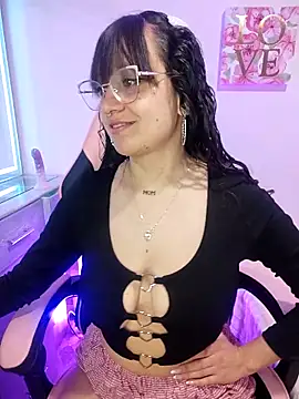 Snapshot of Pinkvixen69 chatting on May 2026 05:31:01 PM Pinkvixen69 online show from May 2026 05:31:01 PM