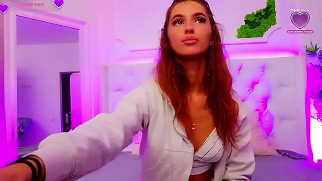 ElisaCharm online show from May 2026 03:46:02 AM
