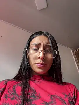 Violeet-Smith online show from November 2025 08:33:02 PM