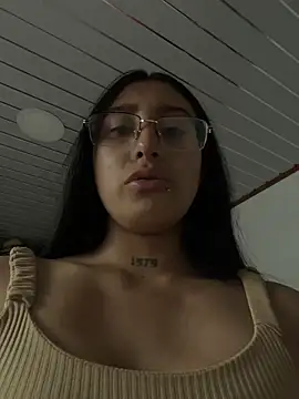 Violeet-Smith online show from April 2026 05:21:02 PM