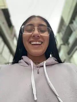 Violeet-Smith online show from April 2026 04:28:02 PM