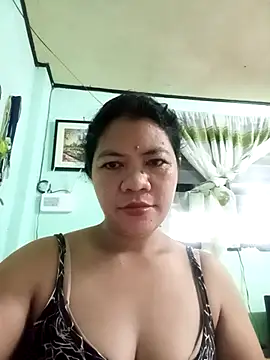 Snapshot of Yummymarie09 chatting on October 2025 10:10:02 PM Yummymarie09 online show from October 2025 10:10:02 PM