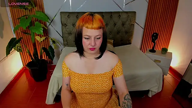 camilaa lux online show from February 2026 12:52:02 PM