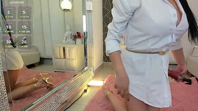 AnnieLove  online show from March 2026 01:49:01 PM