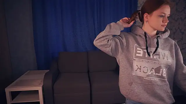 KarlynGow online show from November 2025 06:46:02 AM