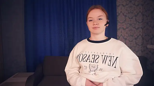 KarlynGow online show from November 2025 06:47:02 AM