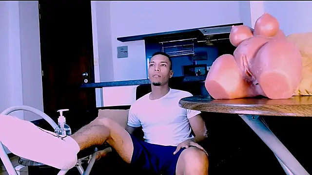 Snapshot of OrionVail24 chatting on October 2025 07:07:02 PM OrionVail24 online show from October 2025 07:07:02 PM