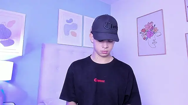 ApoloRicci online show from January 2026 07:26:02 PM