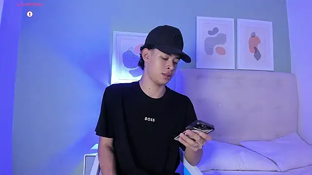 ApoloRicci online show from February 2026 07:58:01 PM