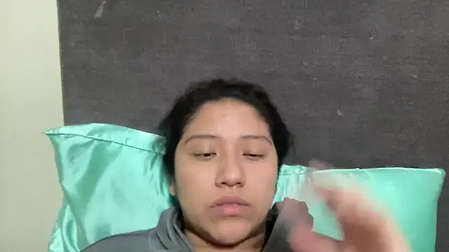 Kmiii21 online show from October 2025 02:23:02 AM