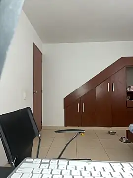 Selena Roa online show from November 2025 02:06:02 PM