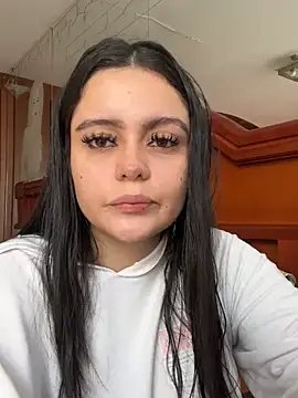 Snapshot of Selena_Roa chatting on May 2026 10:07:01 PM Selena Roa online show from May 2026 10:07:01 PM