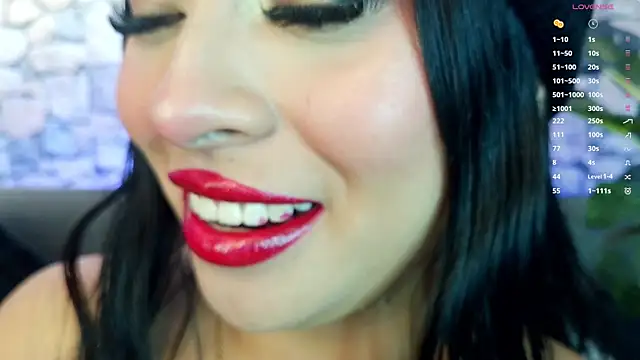 mia roux1 online show from November 2025 05:11:01 PM