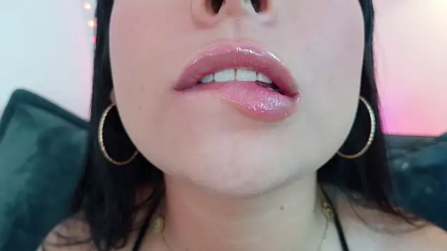 mia roux1 online show from April 2026 08:13:02 PM