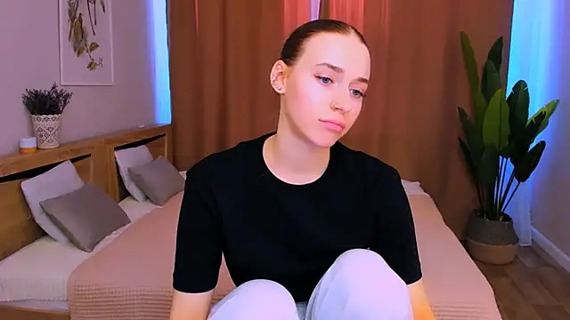 sassy cutie online show from March 2026 02:01:01 PM