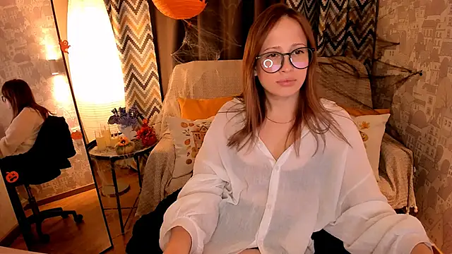  SilverMoon  online show from October 2025 08:47:02 AM