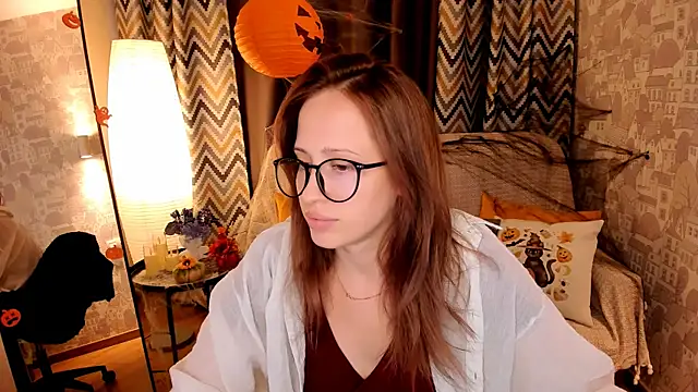  SilverMoon  online show from October 2025 08:46:01 AM