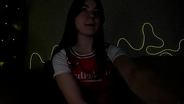 Stephanie Lopez online show from November 2025 10:23:01 PM